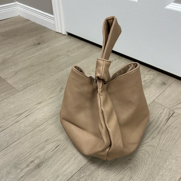 The Drop Avalon Small Tote Bag Taupe - Picture 3 of 4